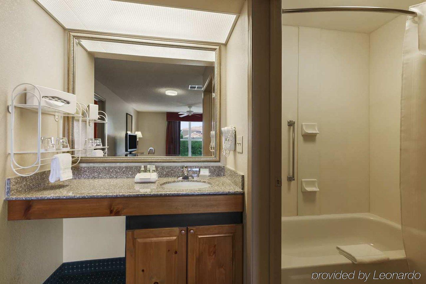 Homewood Suites Phoenix-Scottsdale Exterior photo