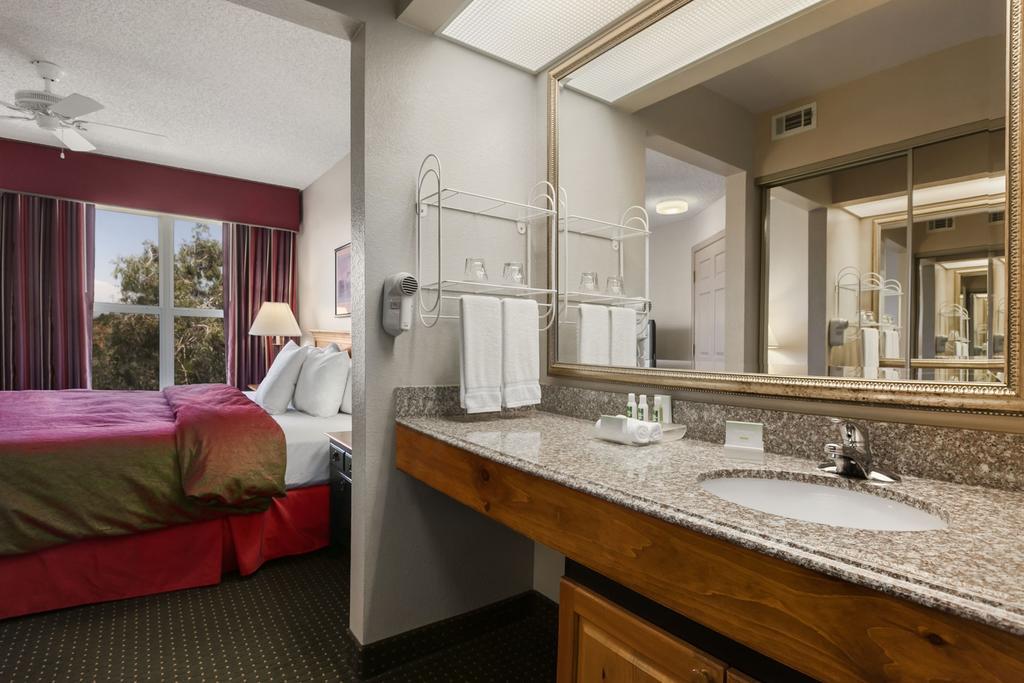 Homewood Suites Phoenix-Scottsdale Exterior photo